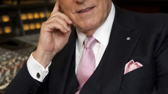 Honoring Clive Davis: A Legacy of Innovation in the Music Industry