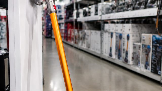 Dyson V8 Vacuum: Unbeatable Summer Discount at Walmart | situstogel88, bonus parisqq, slot gratisan