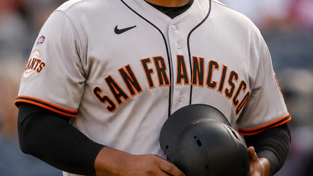 Giants' Devers Returns: A Lesson in Sportsmanship and Accountability